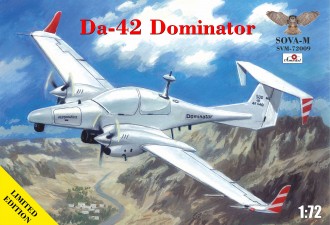 Макети  DA-42 "Dominator" UAV