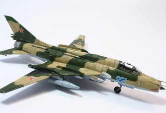 Scale model  Su-17M3 advanced fighter-bomber (re-release)