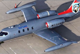 Scale model  Learjet 36A with exper.radar pod 